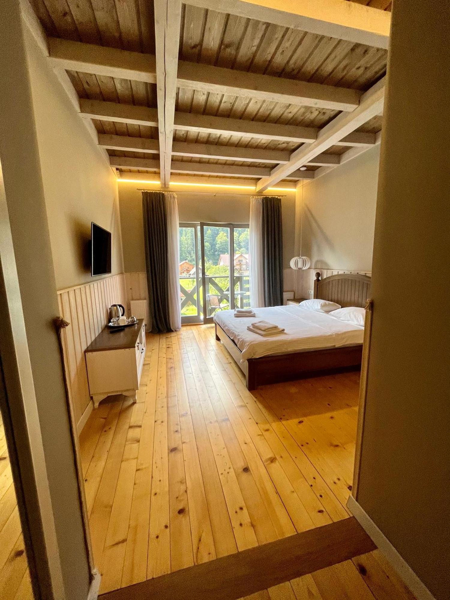 Hygge Otel Tatariv Dış mekan fotoğraf